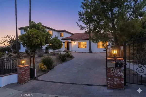 4424 Deanwood Drive, Woodland Hills, CA 91364