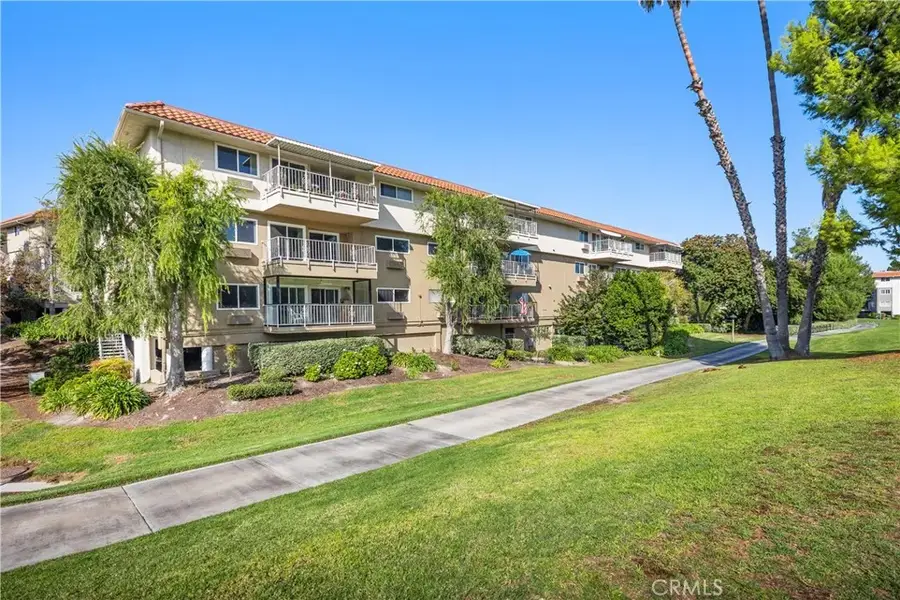 2390 Via Mariposa W #2C, Laguna Woods, CA 92637 - Image #2