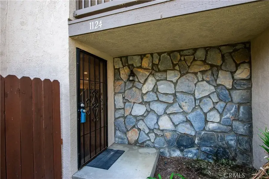 1124 Okapi, San Buenaventura Ventura, CA 93003 - Image #2