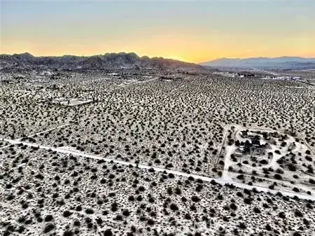 68 Sunkist, Joshua Tree, CA 92252