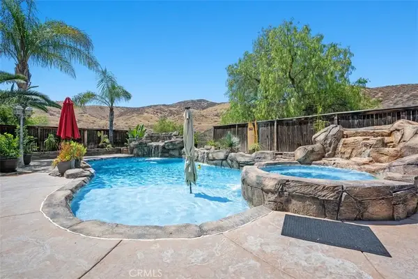 185 Alabaster, Perris, CA 92570