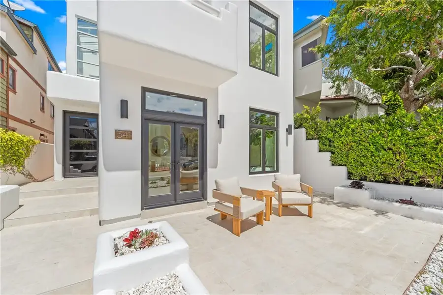 541 4th, Manhattan Beach, CA 90266 - Image #2