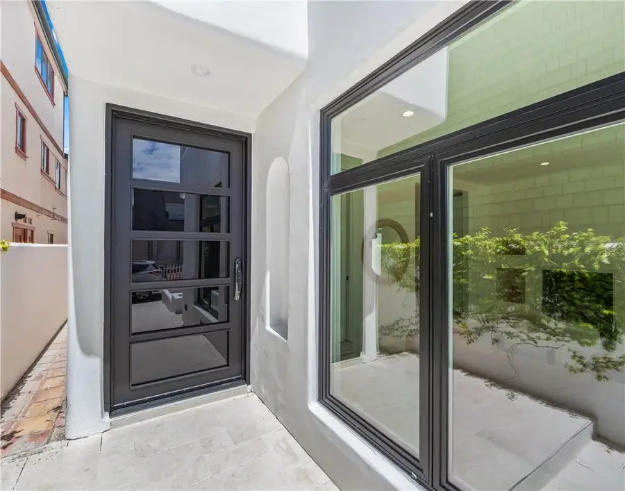 541 4th, Manhattan Beach, CA 90266 - Image #3