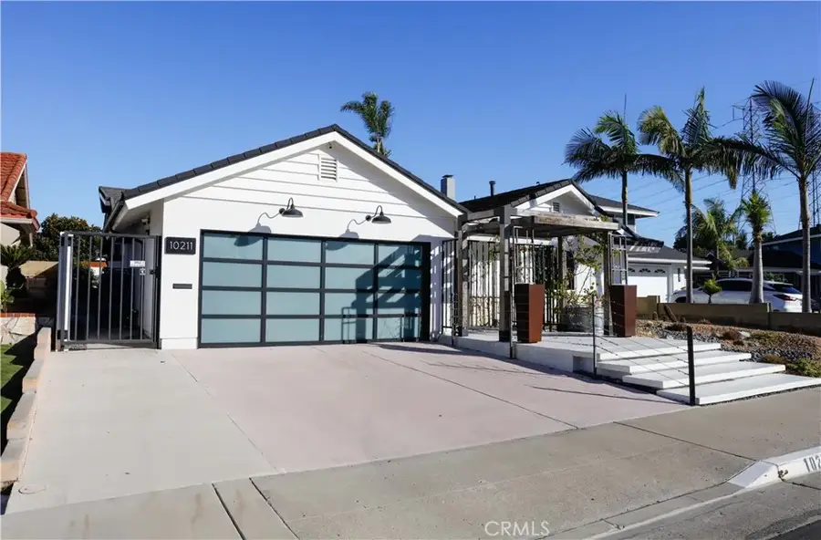 10211 Cliff Drive, Huntington Beach, CA 92646 - Image #3