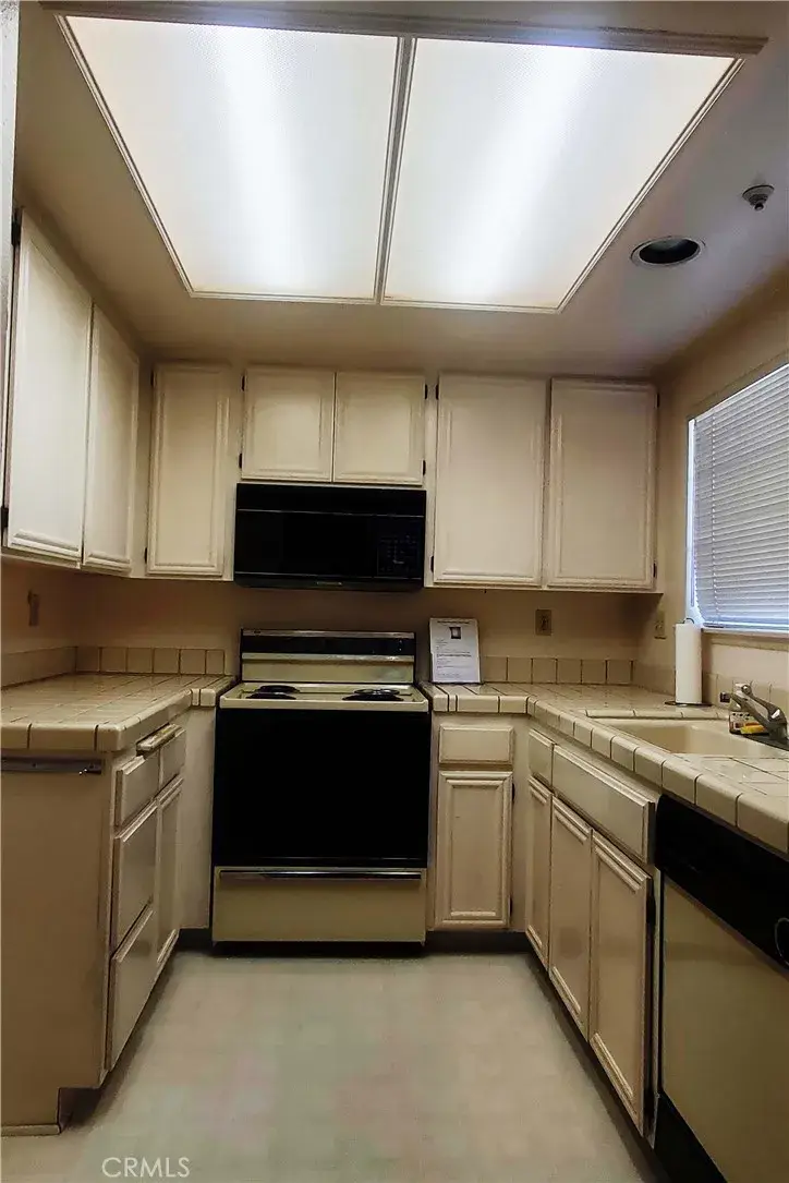 19111 Palo Verde Drive, Apple Valley, CA 92308 - Image #2