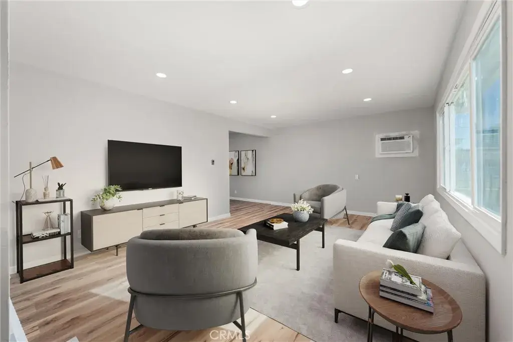 110 W Montrose, Hemet, CA 92543 - Image #1