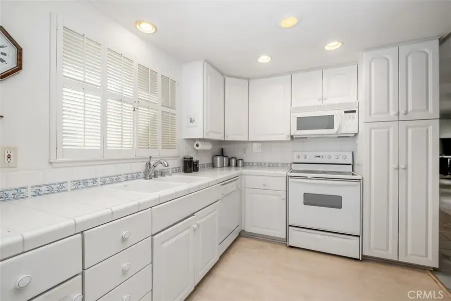 2388 W Via Mariposa #3E, Laguna Woods, CA 92637 - Image #2