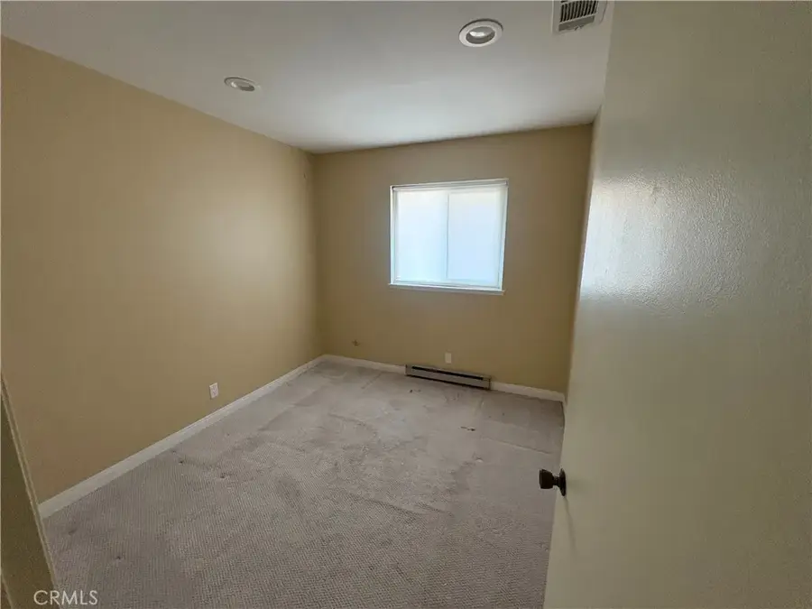 200 Carriage Dr #b, Santa Ana, CA 92707 - Image #3