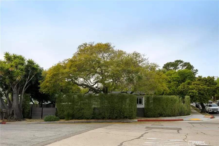 1102 Del Mar, Santa Barbara, CA 93109 - Image #2