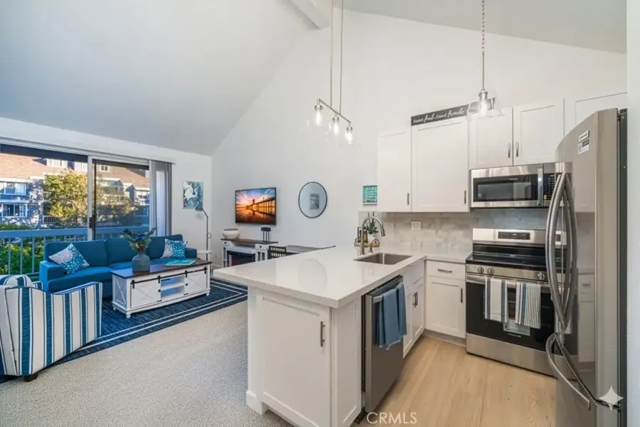 20341 Bluffside #305, Huntington Beach, CA 92646 - Image #2