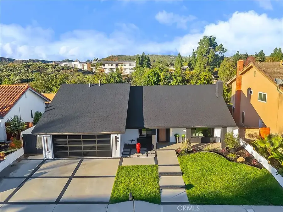 205 Cedar Heights, Thousand Oaks, CA 91360 - Image #2