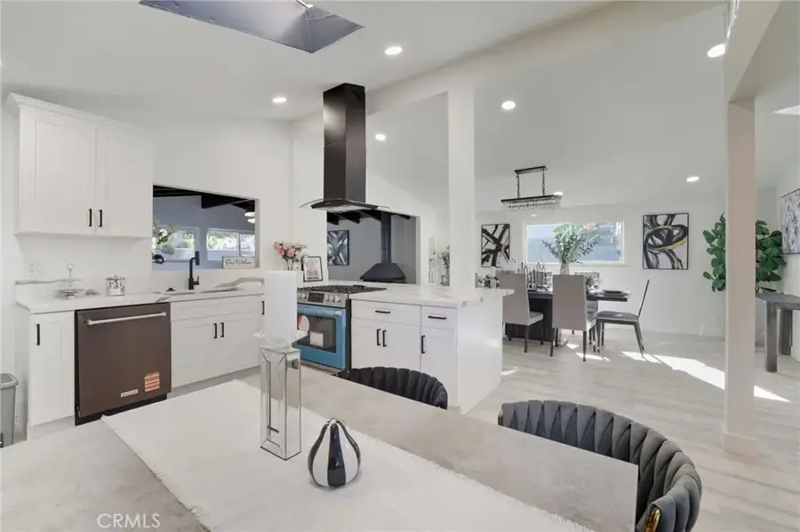 405 S Clara, Santa Ana, CA 92703 - Image #2