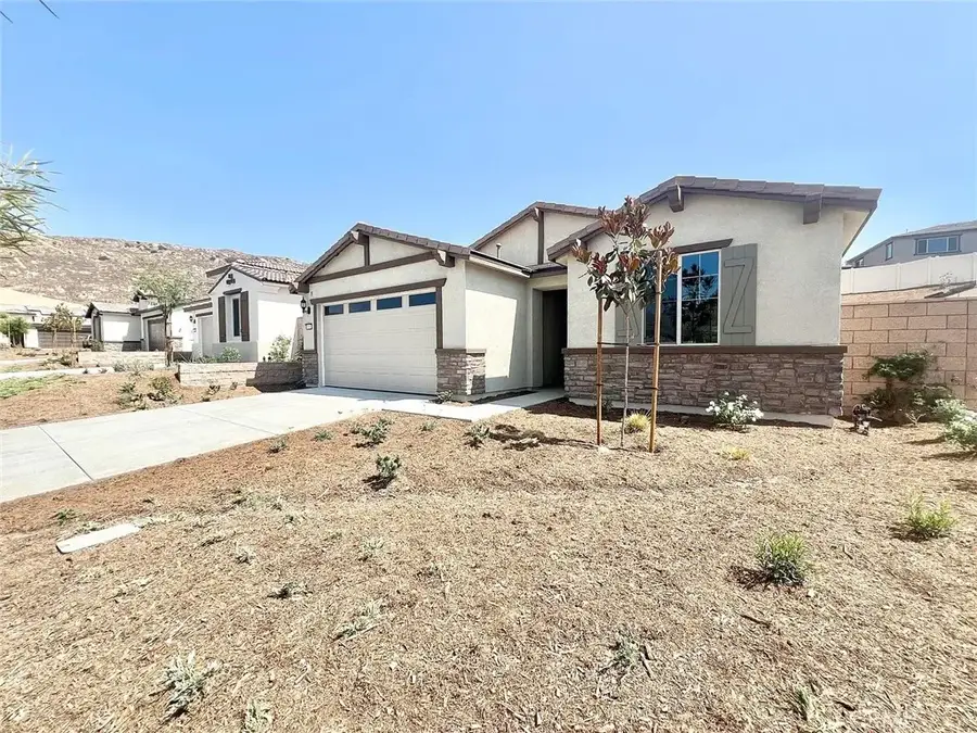 8285 Tristan Ln, Riverside, CA 92507 - Image #2