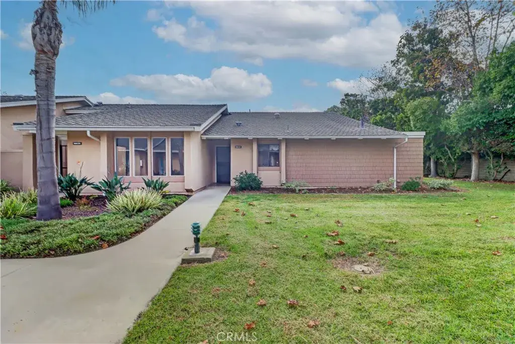 8566 Sierra #911-D, Huntington Beach, CA 92646 - Image #1