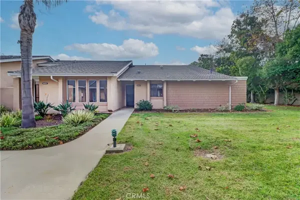 8566 Sierra #911-D, Huntington Beach, CA 92646