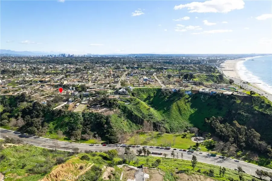 560 Radcliffe, Pacific Palisades, CA 90272 - Image #2