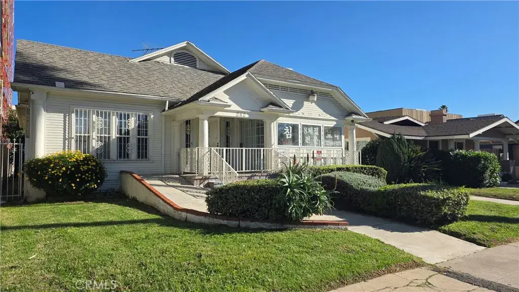 242 N St Andrews, Los Angeles, CA 90004 - Image #1