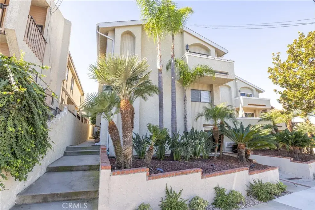 107 S Helberta Avenue #4, Redondo Beach, CA 90277 - Image #1