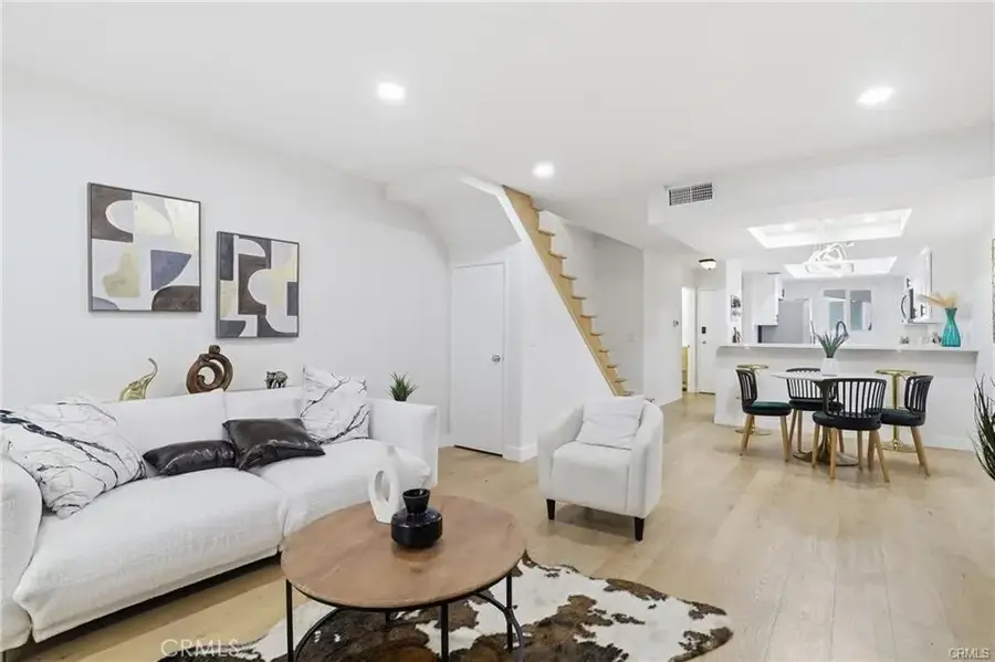 11119 Camarillo #104, North Hollywood, CA 91602 - Image #2