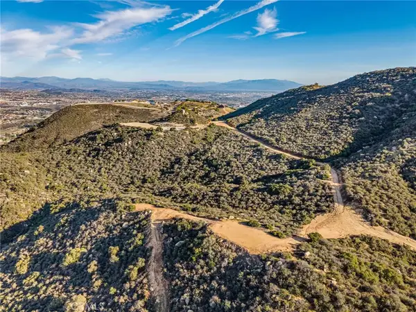 1 Via Baya, Murrieta, CA 92562