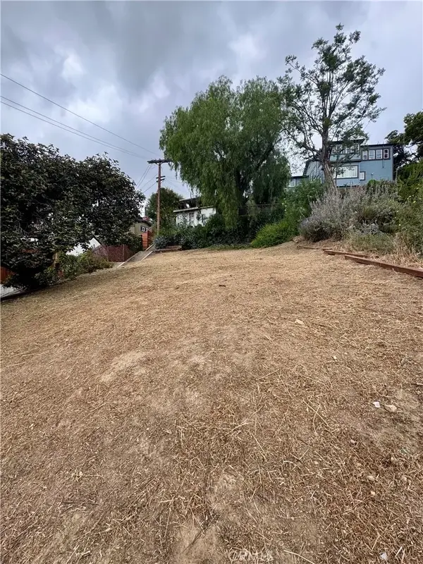 2106 Roselin, Los Angeles, CA 90039