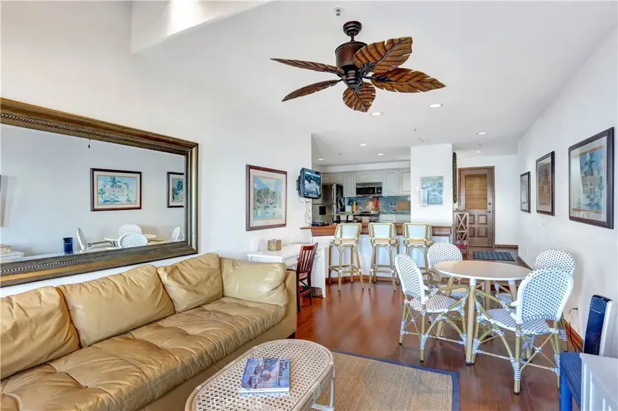 72 Camino De Flores #10, Avalon, CA 90704 - Image #3