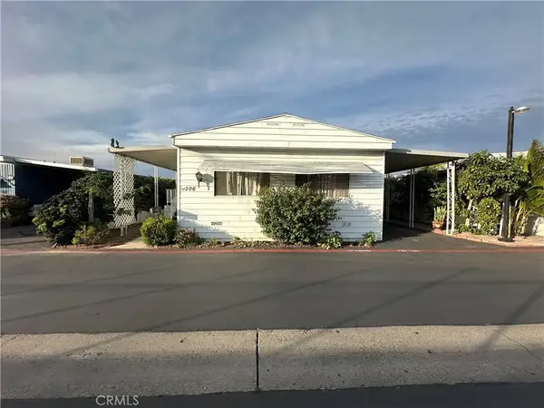 1241 N. East #206, Anaheim, CA 92805