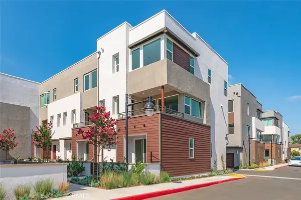 609 S Lyon Street, Santa Ana, CA 92705