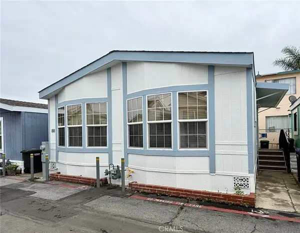 327 W Wilson #88, Costa Mesa, CA 92627