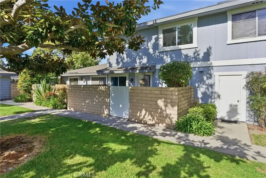 16395 Del Oro Circle, Huntington Beach, CA 92649 - Image #3
