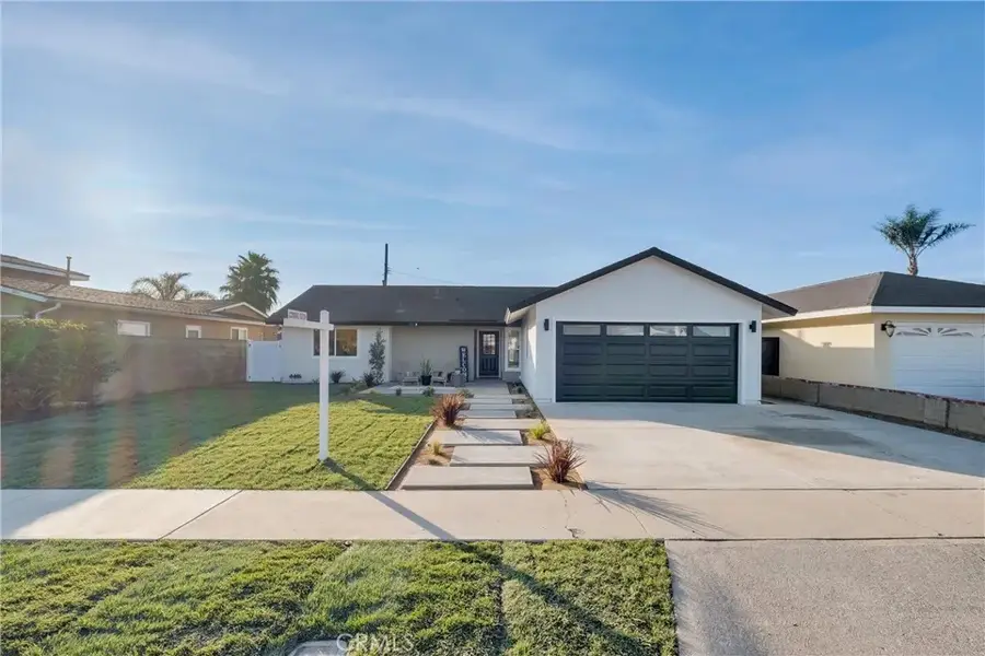 14481 Fairview Lane, Huntington Beach, CA 92647 - #3