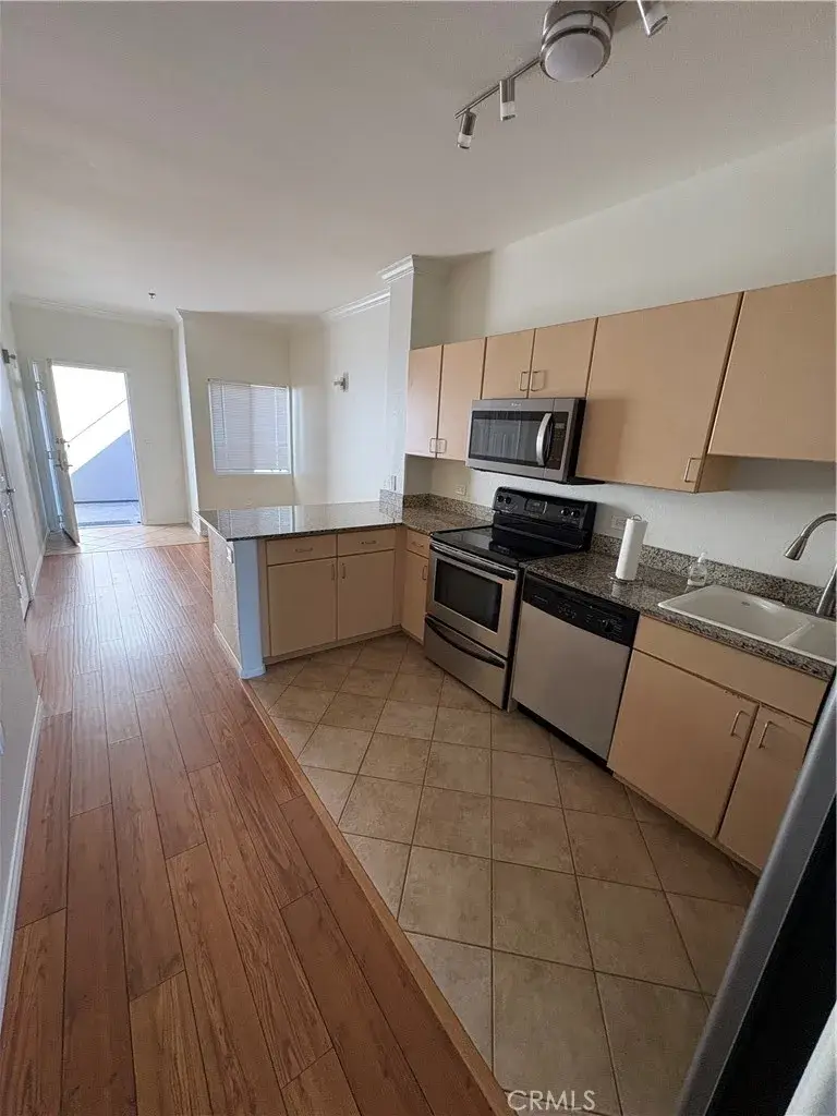 1643 6th Ave #412, San Diego, CA 92101 - Image #2
