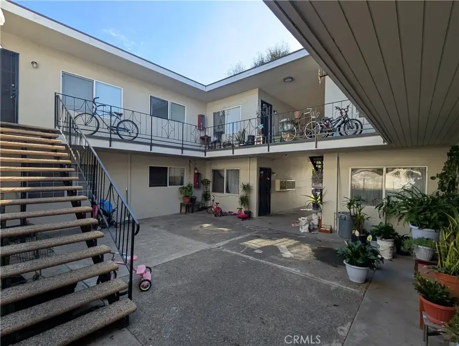 1213 W Brook, Santa Ana, CA 92703 - Image #2