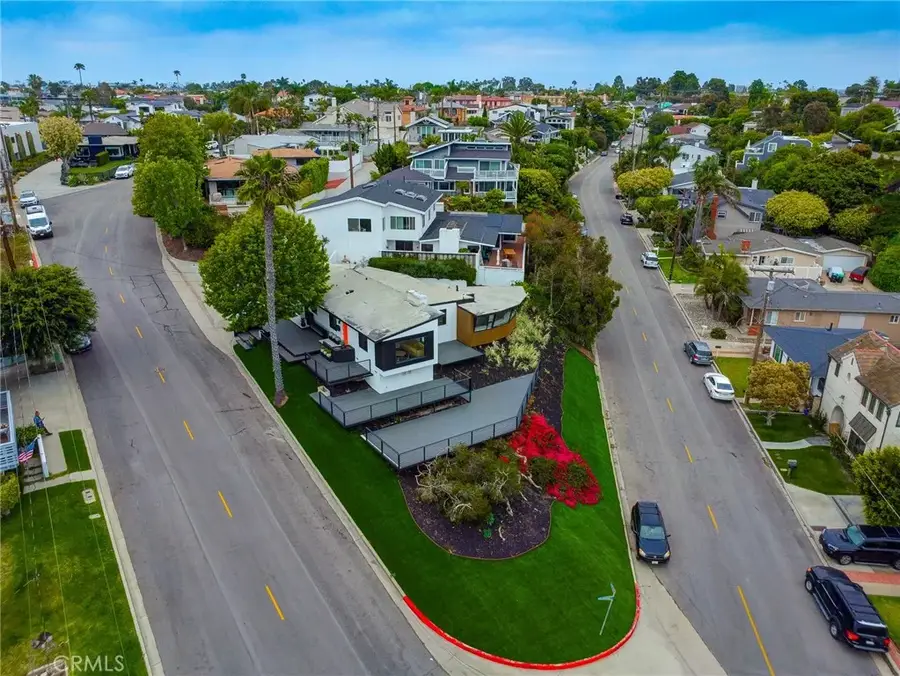 300 Holmwood Drive, Newport Beach, CA 92663 - #2