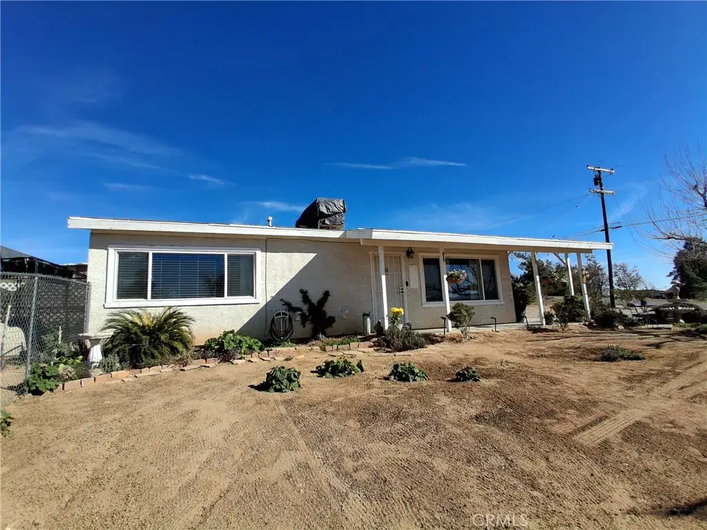 18778 Valencia, Hesperia, CA 92345 - #1