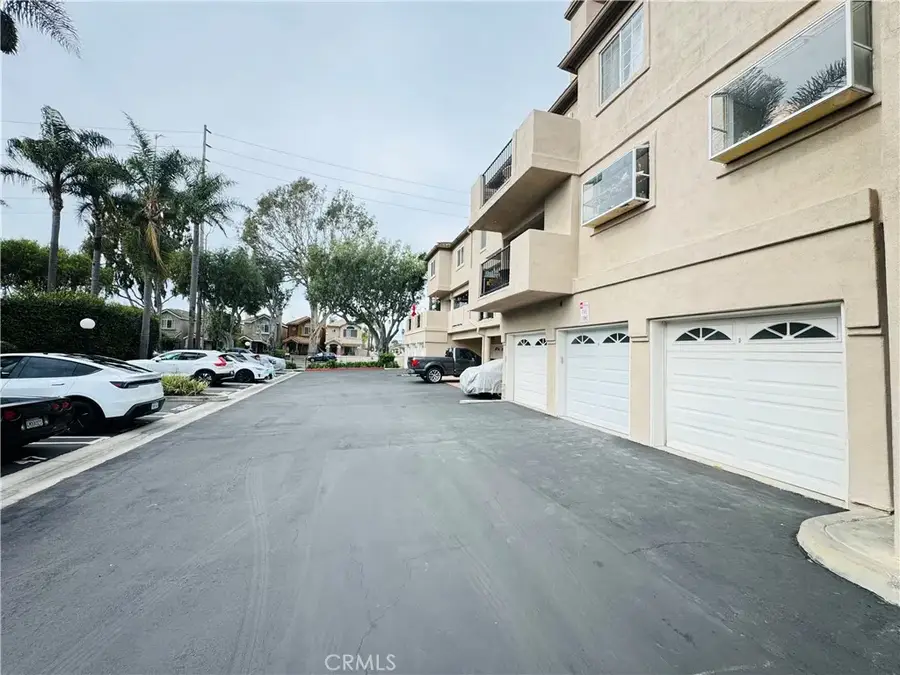 626 Lake Street #37, Huntington Beach, CA 92648 - #3