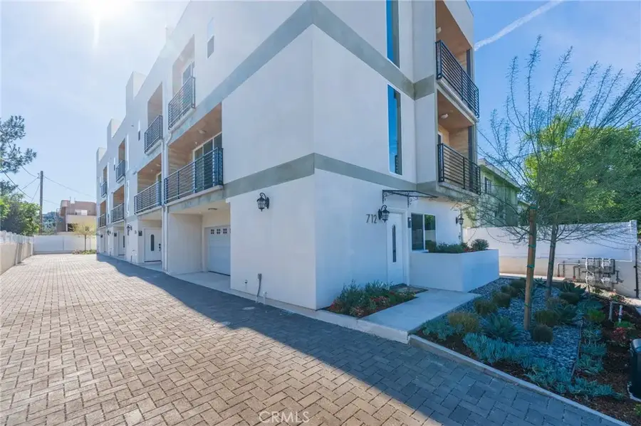 712 N Chestnut Ave, Los Angeles, CA 90042 - #2