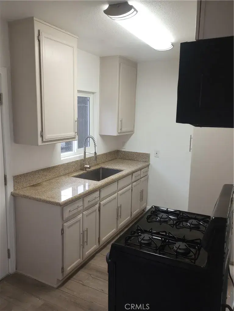 813 E Imperial, Los Angeles, CA 90059 - #1