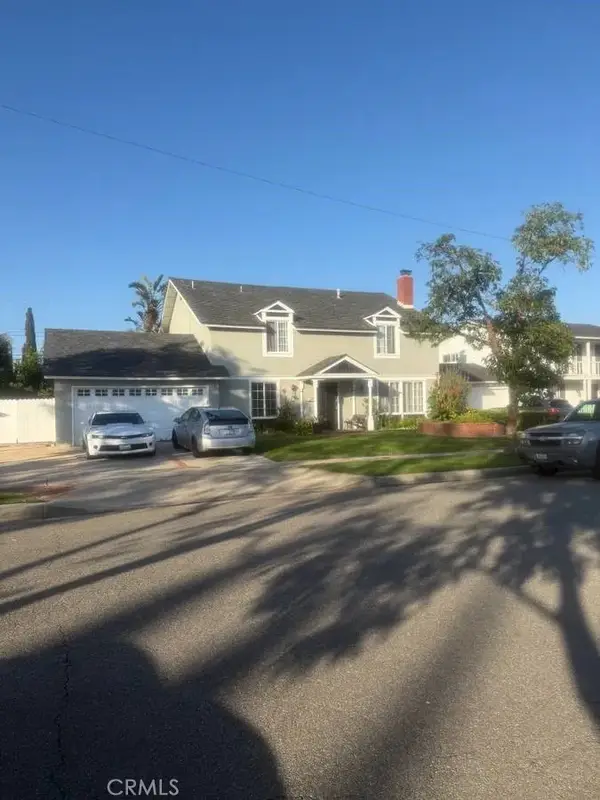 2401 E Avalon, Santa Ana, CA 92705