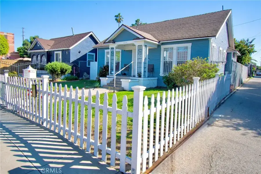 1010 69th, Los Angeles, CA 90044 - #3