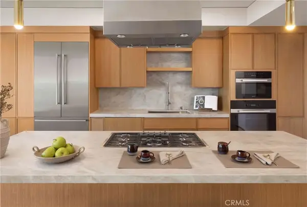 9 Macarthur Place #801, Santa Ana, CA 92707