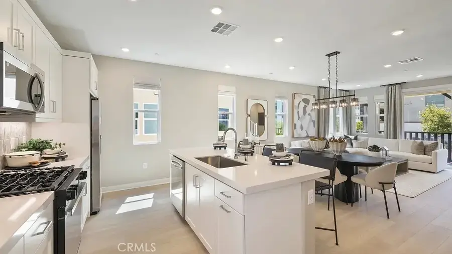26852 Serif Place, Valencia, CA 91381 - #2