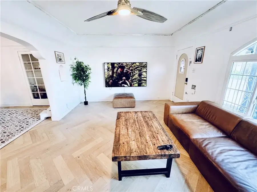 3034 Edgehill Drive, Los Angeles, CA 90018 - #2