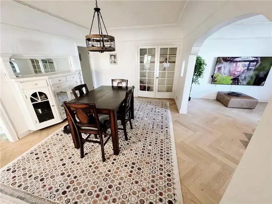 3034 Edgehill Drive, Los Angeles, CA 90018 - #3