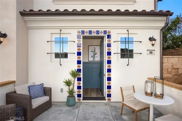 537 Gregory Way, Glendora, CA 91740