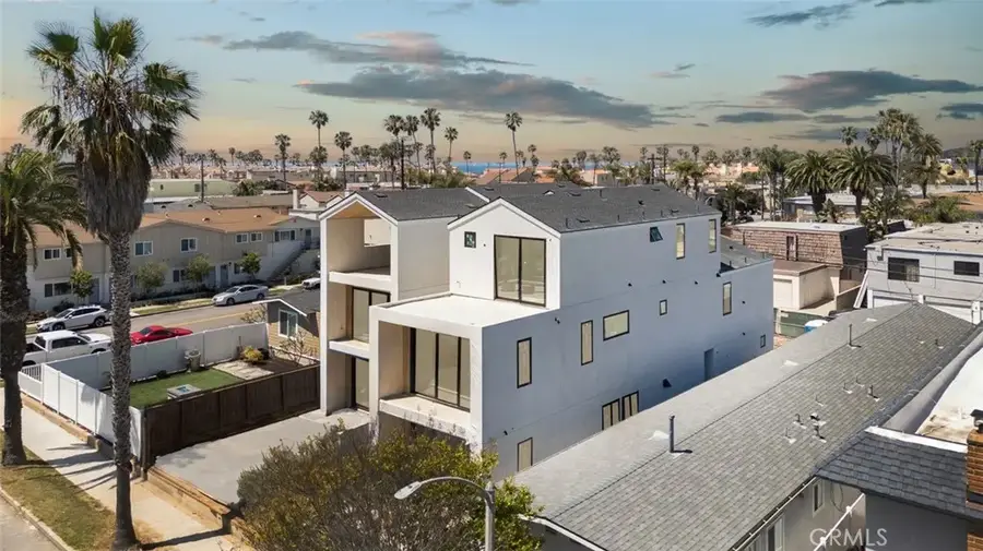 307 14th Street, Huntington Beach, CA 92648 - #3