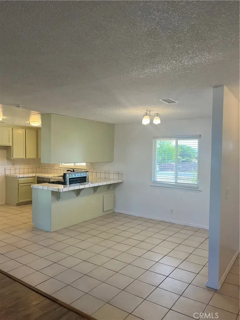 10278 Balsam Avenue, Hesperia, CA 92345 - #3