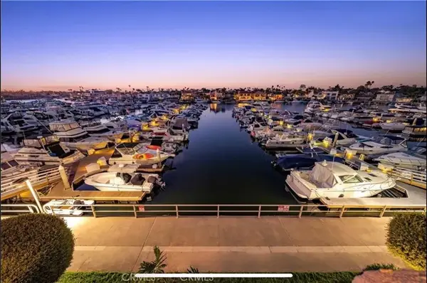 4165 Warner Avenue, Huntington Beach, CA 92649