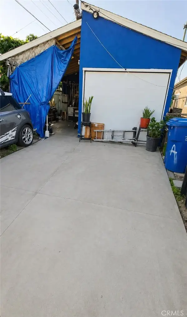 10749 Weigand Avenue, Los Angeles, CA 90059