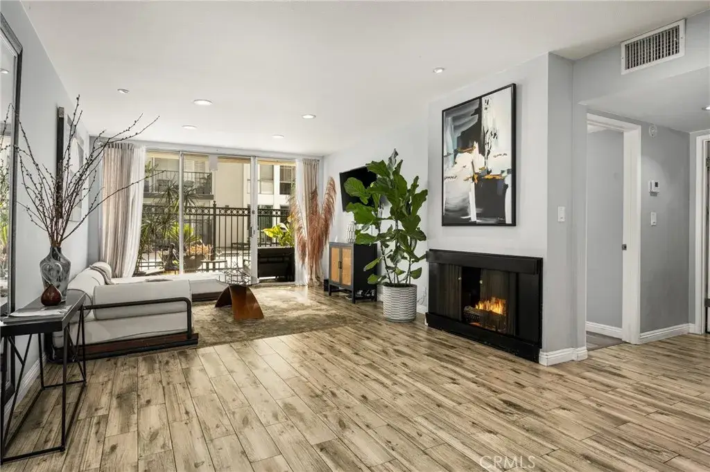 1351 N Crescent Heights #114, West Hollywood, CA 90046 - #1